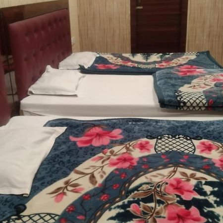 Hotel Host Near Taj آغْرا المظهر الخارجي الصورة